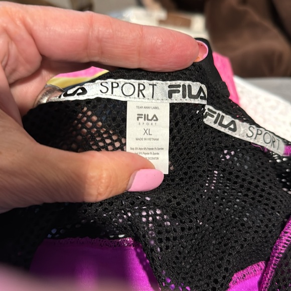 Ladies NWOT Fila Sport work out T-shirt size XL - Picture 4 of 4